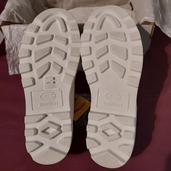 Skechers WHITE ROADIES TRUE ROOTS SNEAKERS SIZE 9.5 NWT - Picture 3 of 4